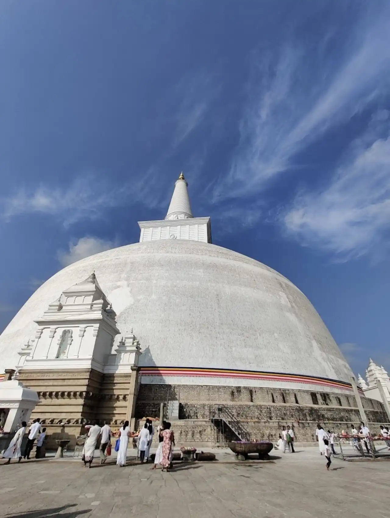 Ruwanweli Seya Stupa